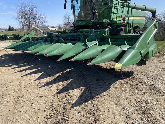 Image of John Deere C12F equipment image 4