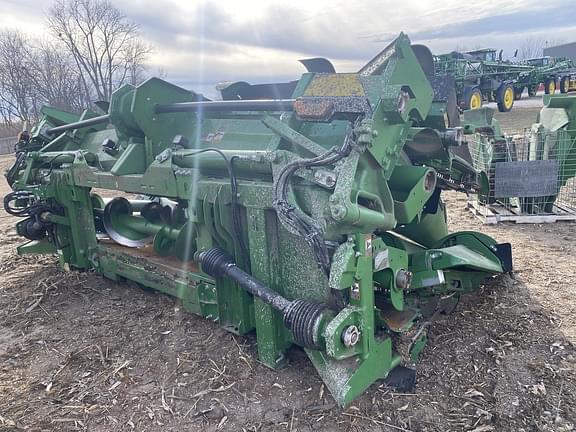 Image of John Deere C12F equipment image 1