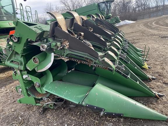 Image of John Deere C12F equipment image 3