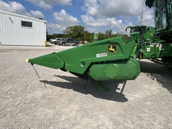Image of John Deere C12F equipment image 2