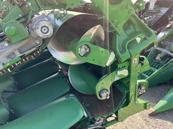 Image of John Deere C12F equipment image 2