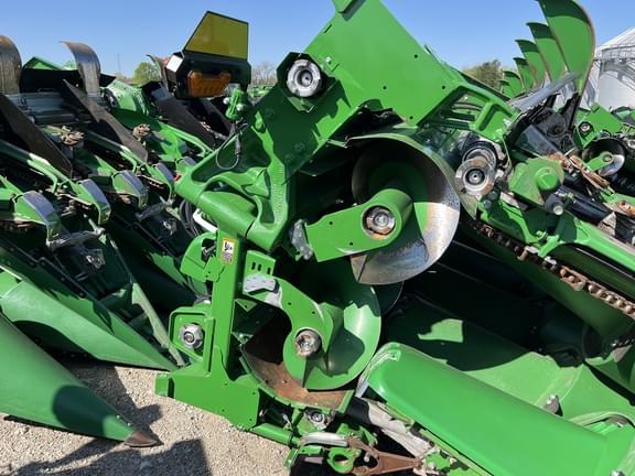 Image of John Deere C12F equipment image 4