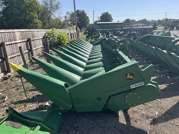 Image of John Deere C12F equipment image 3