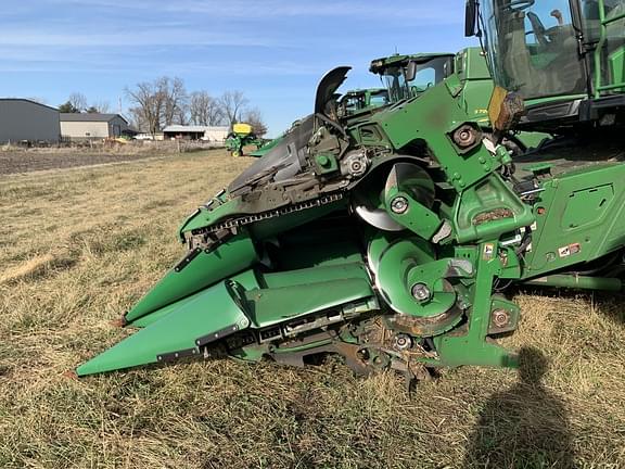 Image of John Deere C12F equipment image 1