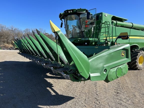 Main image John Deere C12R