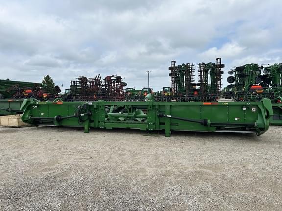 Image of John Deere C12R equipment image 3