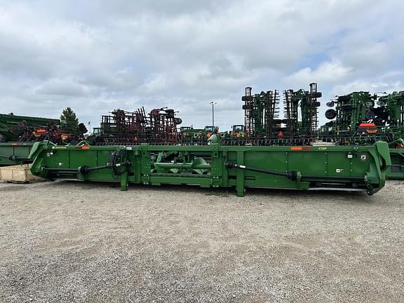 Image of John Deere C12R equipment image 3