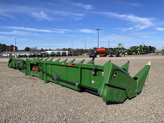 Image of John Deere C12R equipment image 3