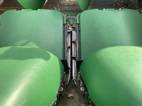 Image of John Deere C12R equipment image 3