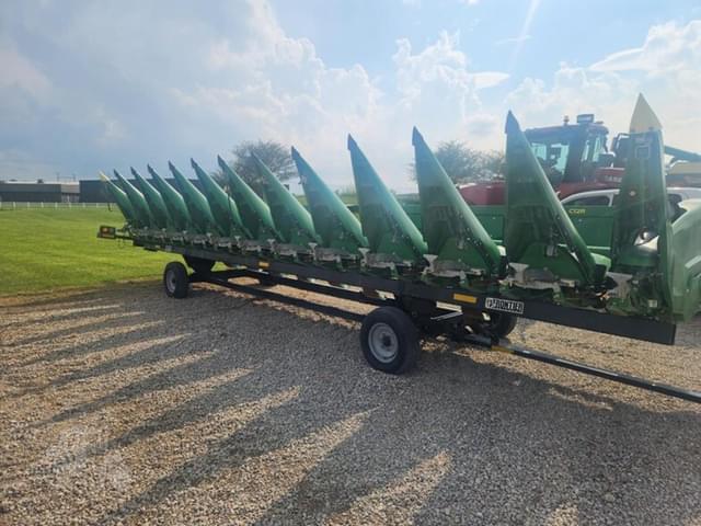 Image of John Deere C12R equipment image 1