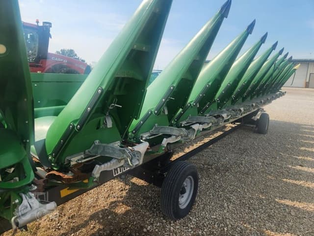 Image of John Deere C12R equipment image 2