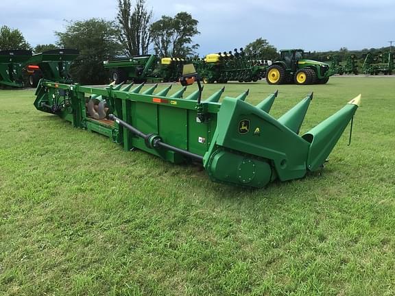 Image of John Deere C12R equipment image 3
