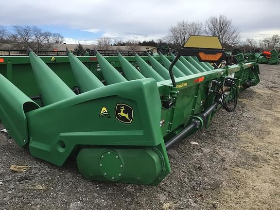 Image of John Deere C12R Primary image