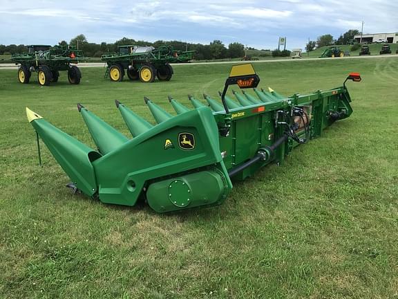 Image of John Deere C12R equipment image 2