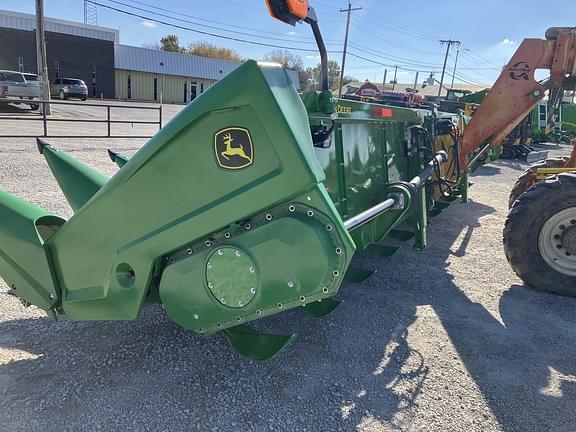 Image of John Deere C12R equipment image 4