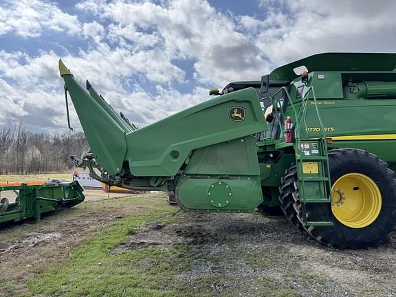 Image of John Deere C12R equipment image 2