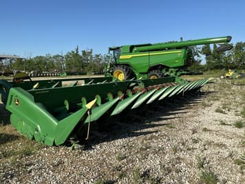 Main image John Deere C12R