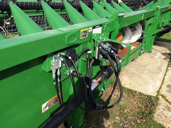 Image of John Deere C12R equipment image 4