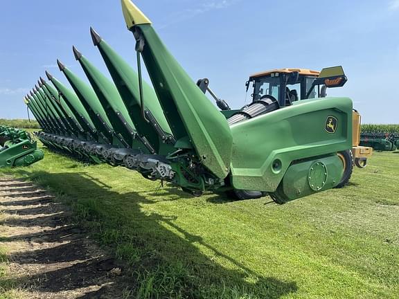 Image of John Deere C12R Primary image