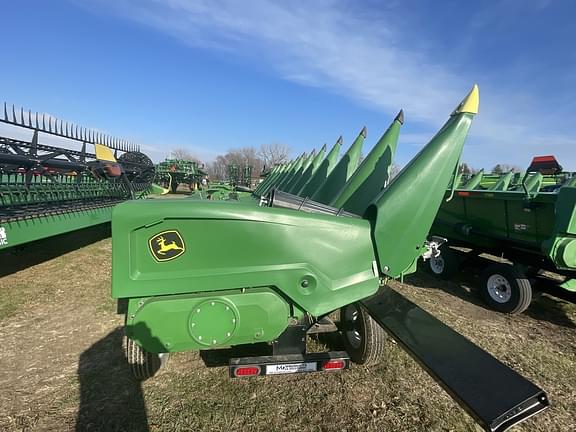 Image of John Deere C12R equipment image 4