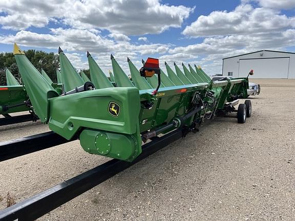 Image of John Deere C12R equipment image 3