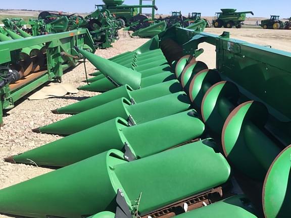 Image of John Deere C12R equipment image 4