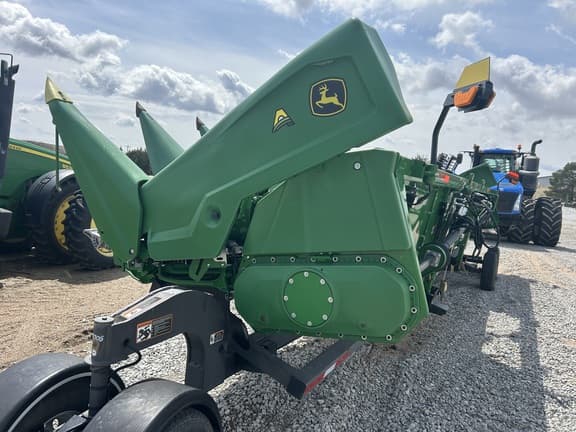 Image of John Deere C12R equipment image 3
