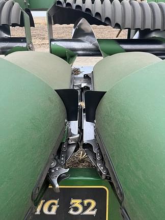 Image of John Deere C12R equipment image 4