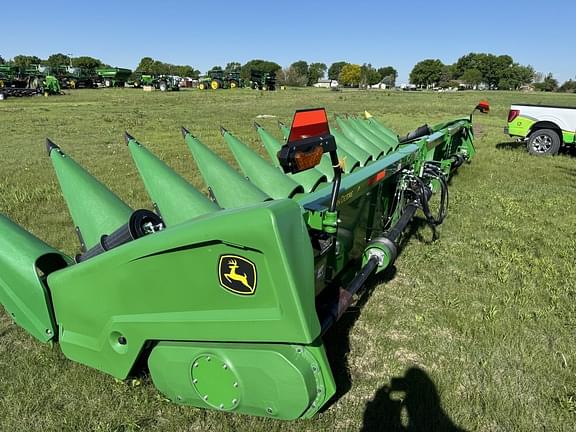 Image of John Deere C12R equipment image 3