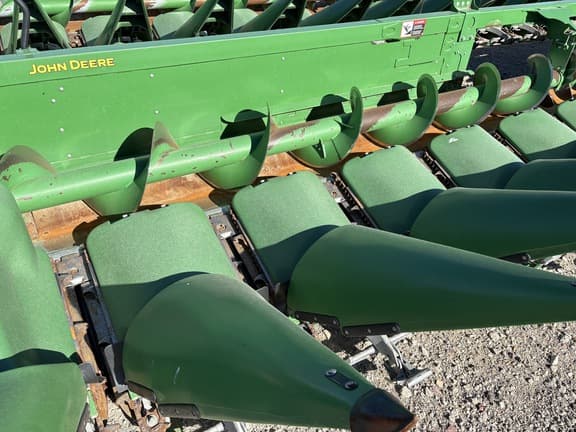 Image of John Deere C12R equipment image 4