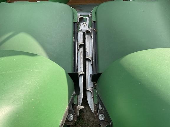 Image of John Deere C12R equipment image 3