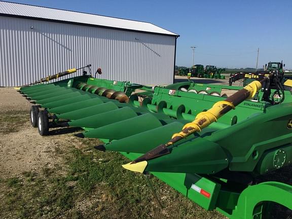 Image of John Deere C12R Primary image