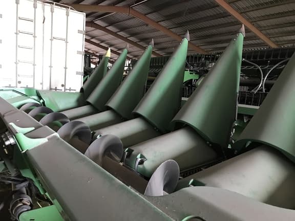 Image of John Deere C12R equipment image 4