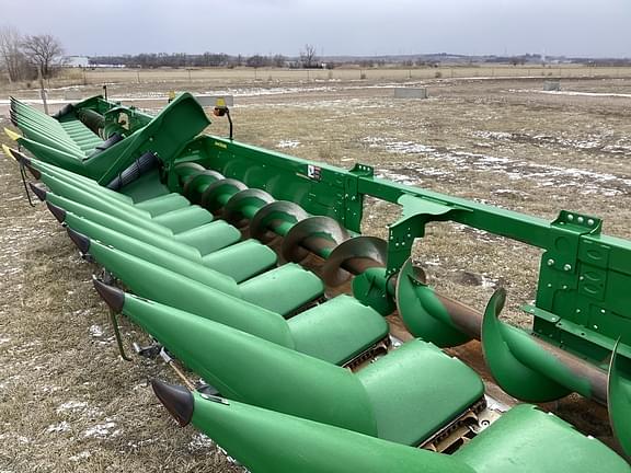 Image of John Deere C12R equipment image 3