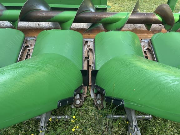 Image of John Deere C12R equipment image 4