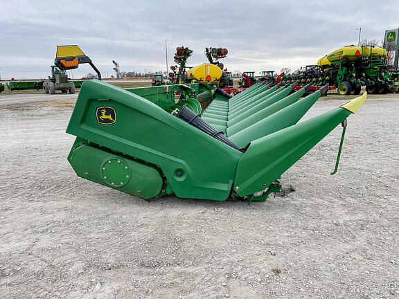 Image of John Deere C12R equipment image 3