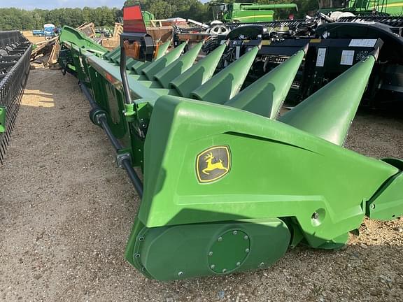 Image of John Deere C12R equipment image 3