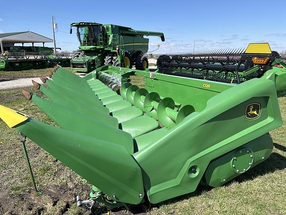 Image of John Deere C12R Primary image