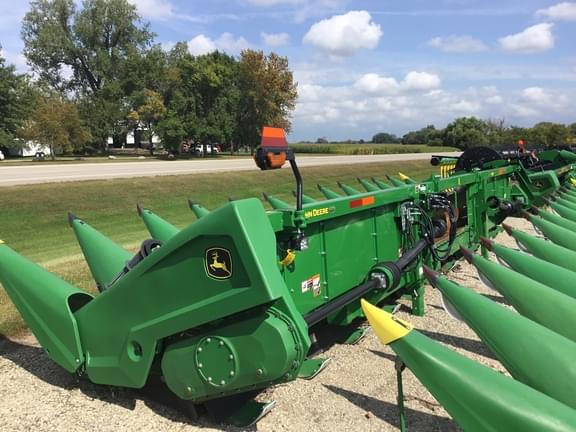 Image of John Deere C12R equipment image 1
