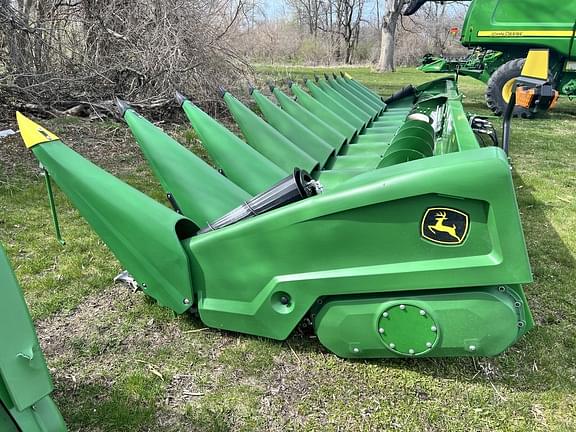 Image of John Deere C12R equipment image 3