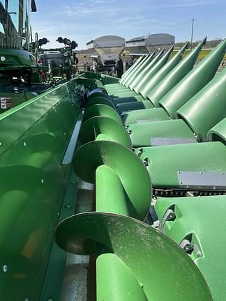 Image of John Deere C12R equipment image 4