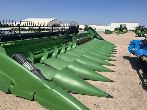 Main image John Deere C12R