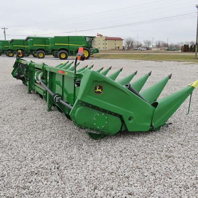 Image of John Deere C12R equipment image 3