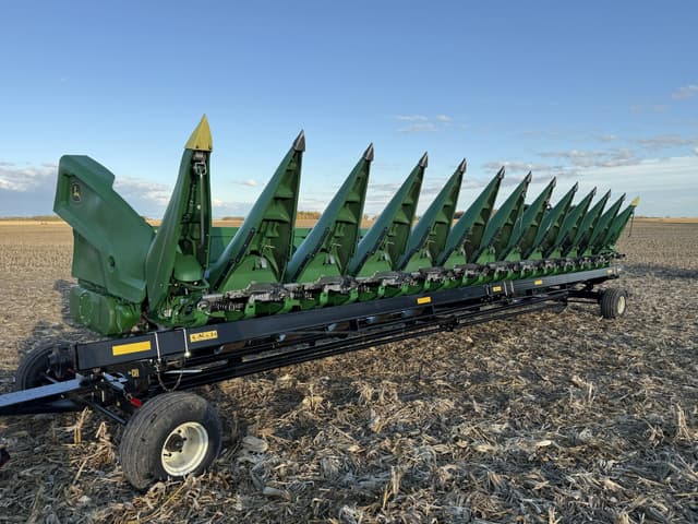 Image of John Deere C12R equipment image 2