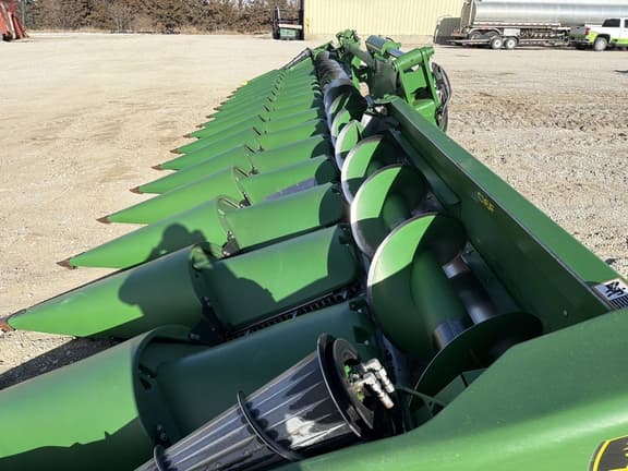 Image of John Deere C16F equipment image 3