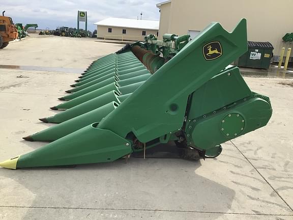 Image of John Deere C16F equipment image 3