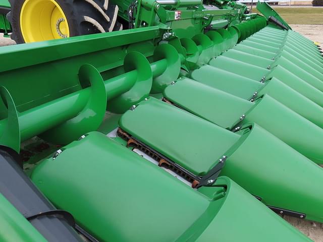 Image of John Deere C16F equipment image 3