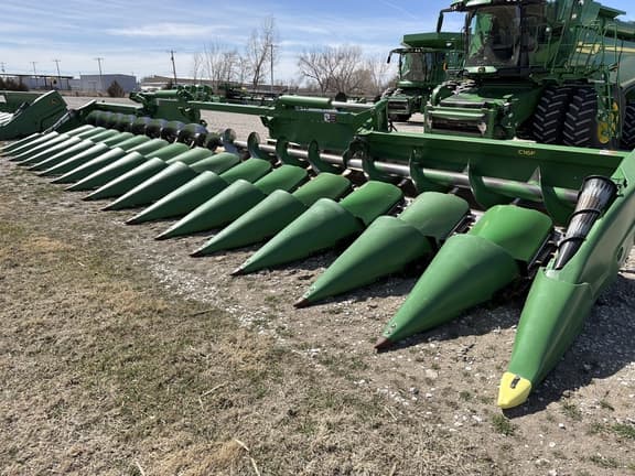 Image of John Deere C16F equipment image 1