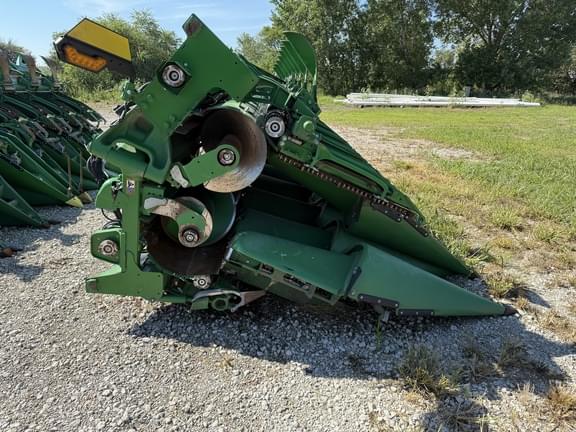 Image of John Deere C16F equipment image 4