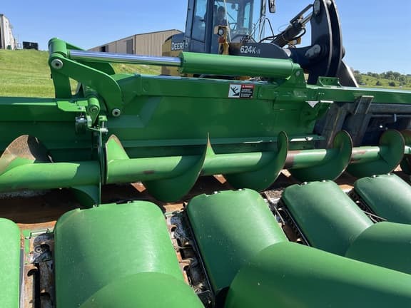 Image of John Deere C16F equipment image 4
